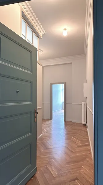 Kernsanierte 6-Zimmer-Wohnung am Flughafen Tempelhof – perfekt als WG-Konzept mit Zimmervermietung — photo 1